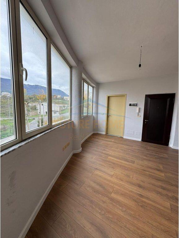 Shitet, Apartament 1+1, Fresku, Tirane