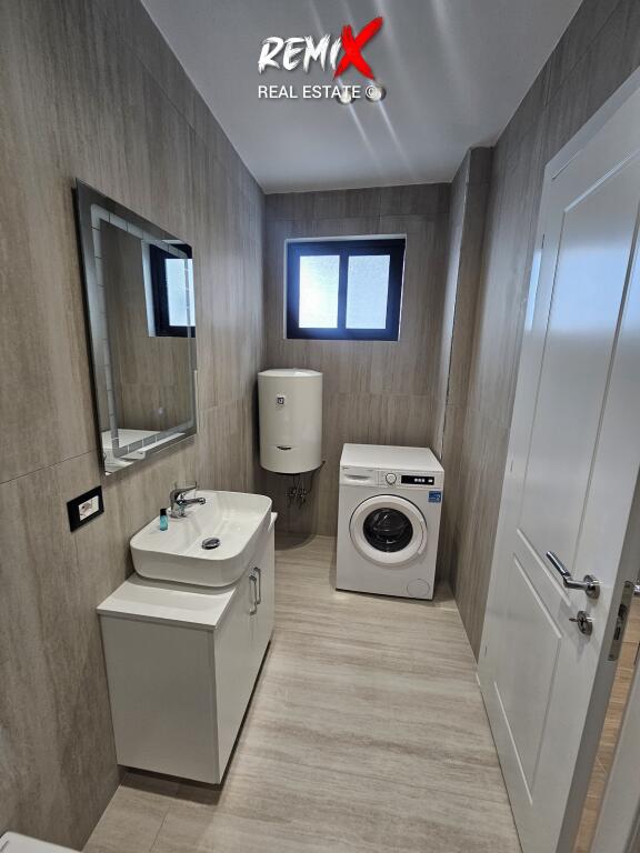 📢 Jepet me qira apartament 1+1 pranë Kishës Amerikane – Kënetë