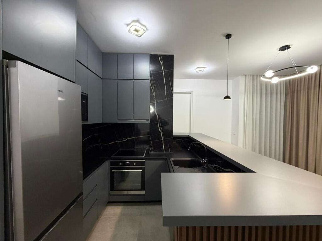 2+1 apartment for rent at Montesori School near Liqeni i Thate.