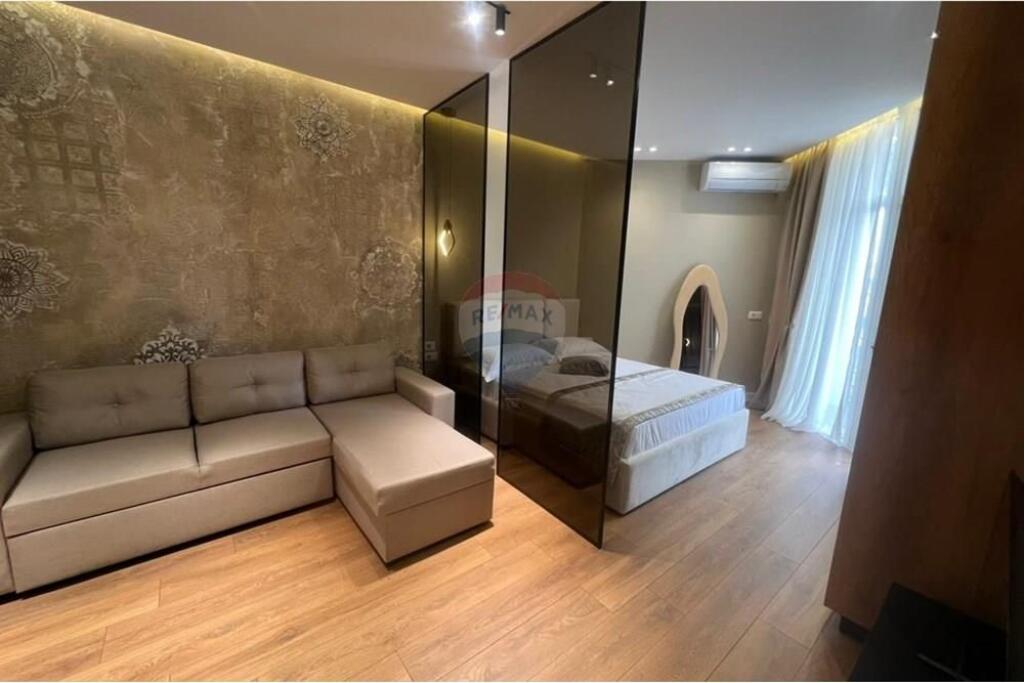 Apartament - Për Shitje - Sheshi Skënderbej, Tiranë(ID: 530181095-235)