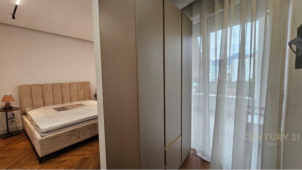 APARTAMENT ME QERA 2+1+2 NË QENDËR. 1,500 € /Muaj Sip. Totale  100m2