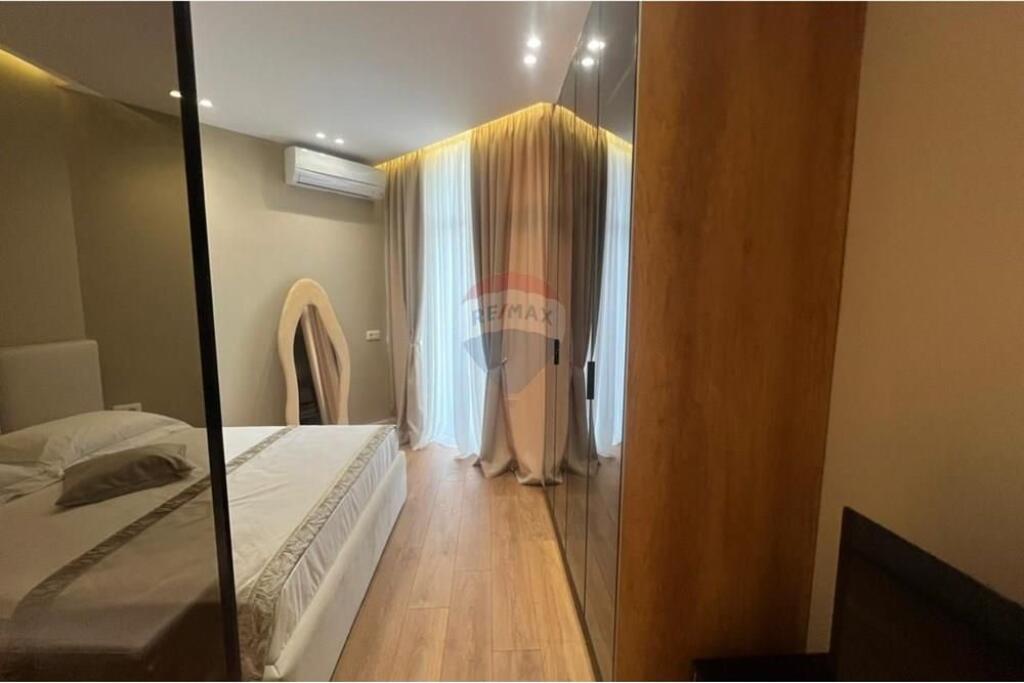Apartament - Për Shitje - Sheshi Skënderbej, Tiranë(ID: 530181095-235)