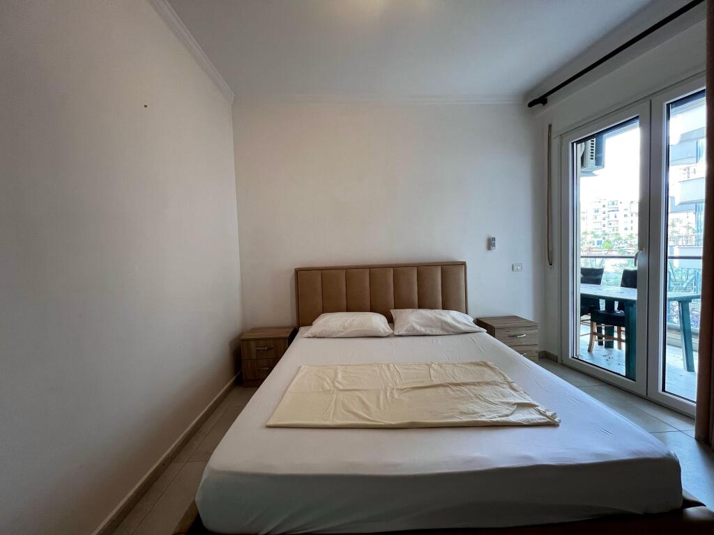 Apartament 3+1+2wc & 2 Ballkone me Qera, Vlore