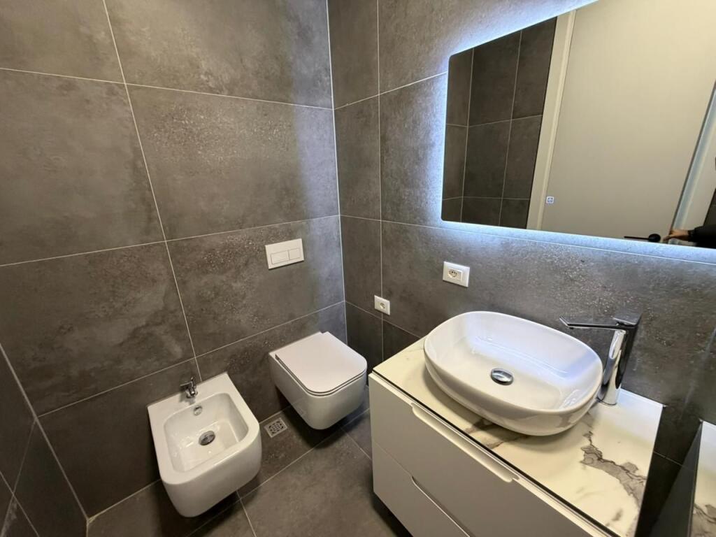 2+1 apartment for rent at Montesori School near Liqeni i Thate.