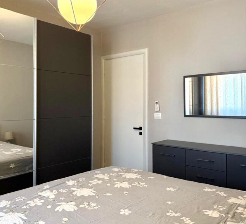 *Prima Volta in Affitto✨️: 2+1📍Nuovo Viale (Via Jordan Misja) - 700€ - Sup. 90m² - Qualità Premium e Arredamento Moderno🔥 *