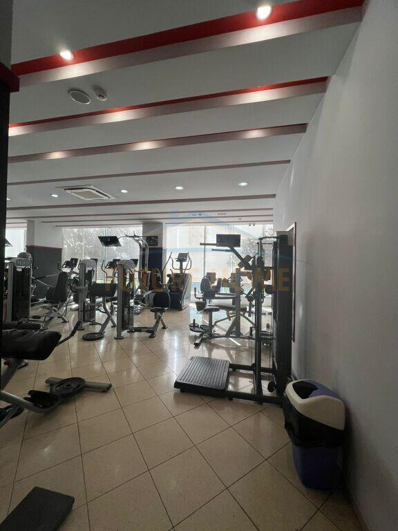 Locale commerciale in vendita