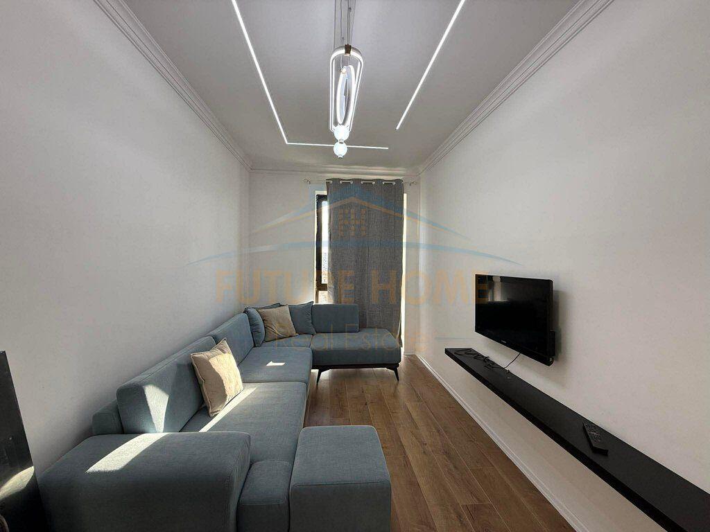 Jap me qera, Apartament 1+1, dogana, tirane