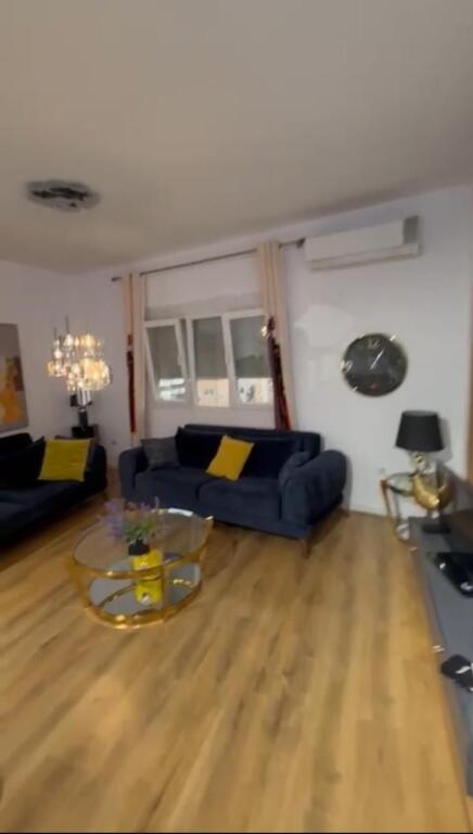 Shitet Super Apartament 2+1+2 – Komuna e Parisit