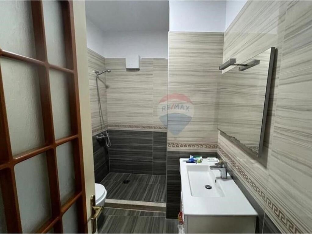 Apartament - Për Shitje - Komuna e Parisit, Tiranë(ID: 530191068-89)