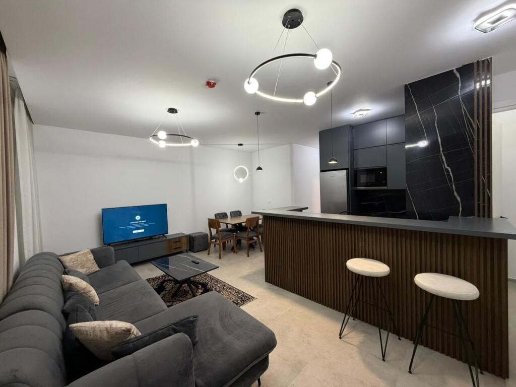 2+1 apartment for rent at Montesori School near Liqeni i Thate.