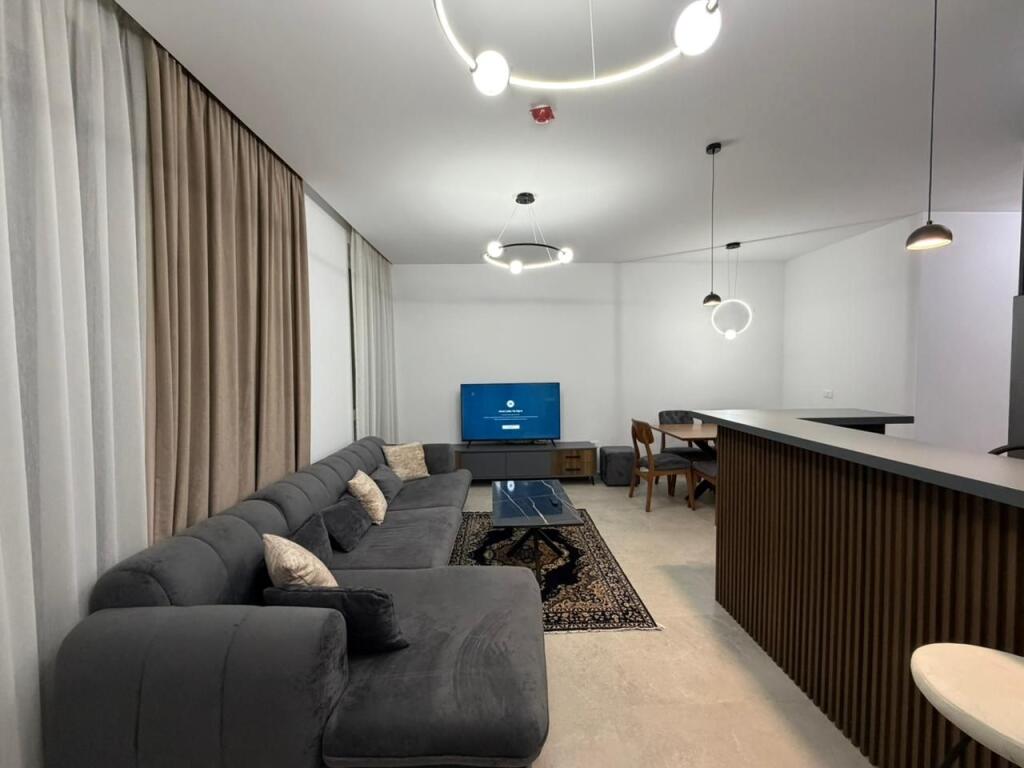 2+1 apartment for rent at Montesori School near Liqeni i Thate.