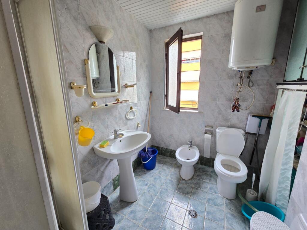 Shitet - Apartament 1+1 tek Materniteti ri