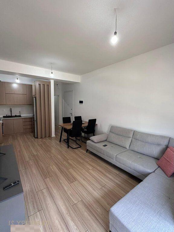 Appartamento 2+1, Complesso Mangalem, Tirana.