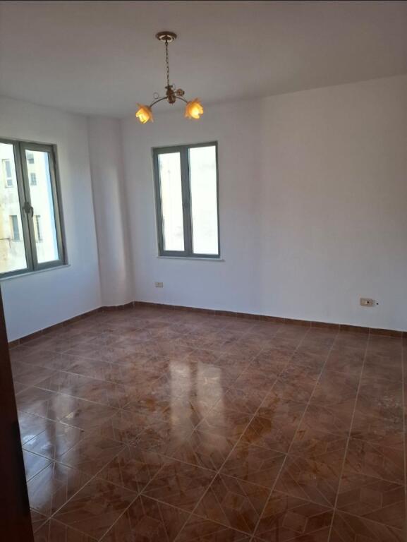 🏡 Apartament 2+1+2 në Shitje – Pallati me Shigjeta
