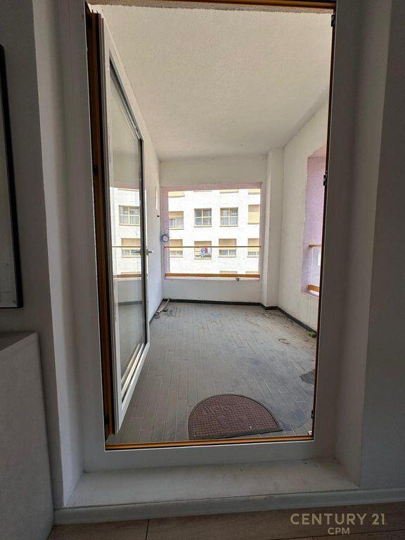 Shitet, Apartament 2+1, Kompleksi Mangalem, Tiranë. 130,000 €