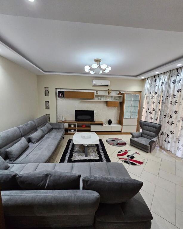 Apartament me Qera 2+1+2+Verande te Liqeni i Thate