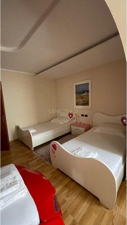 Rent – Apartment 2+1+2, Willson Square