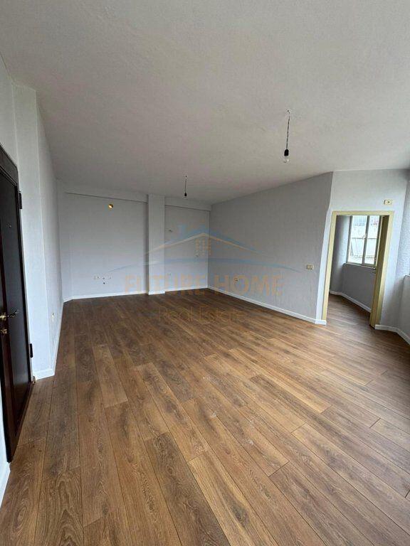 Shitet, Apartament 1+1, Fresku, Tirane