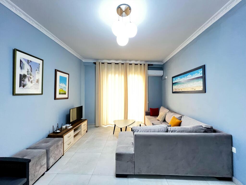 Apartament 3+1+2wc & 2 Ballkone me Qera, Vlore