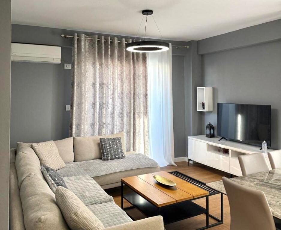 *Prima Volta in Affitto✨️: 2+1📍Nuovo Viale (Via Jordan Misja) - 700€ - Sup. 90m² - Qualità Premium e Arredamento Moderno🔥 *