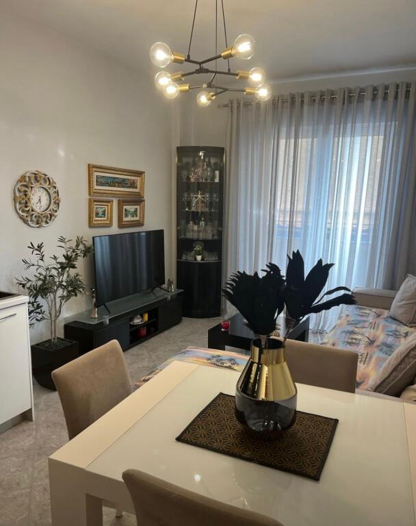 1+1, arredato vicino al complesso delijorgji, 500 euro