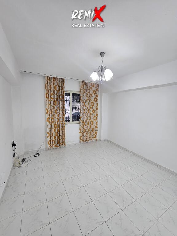 Jepet me qira apartament 3+1+2, pranë Shkollës “Qemal Mici”, Durrës.