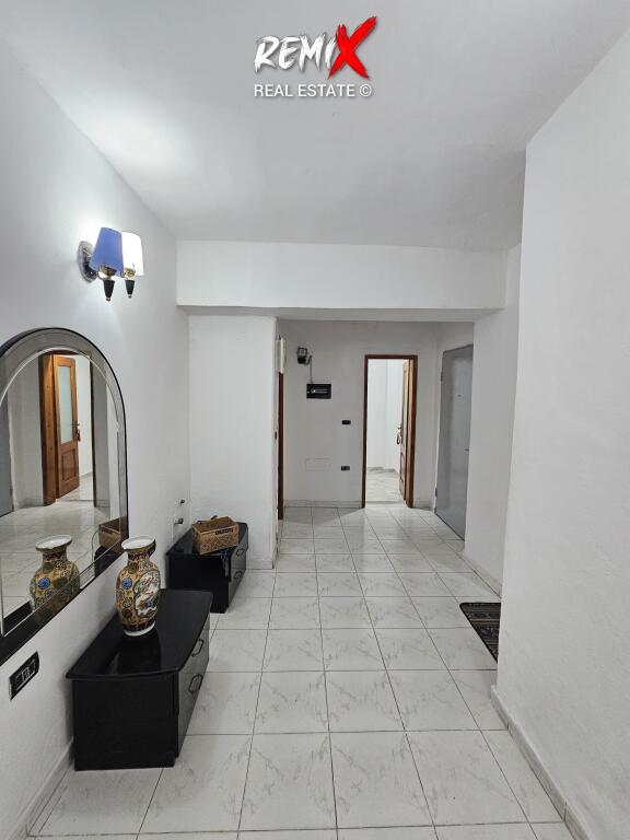 Jepet me qira apartament 3+1+2, pranë Shkollës “Qemal Mici”, Durrës.