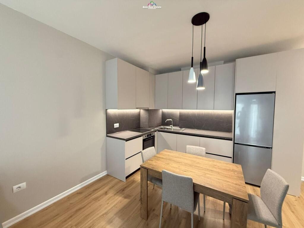 Appartamento In Affitto 1+1+ Posto Auto A Zogu i Zi (ID B2101336) Tirana