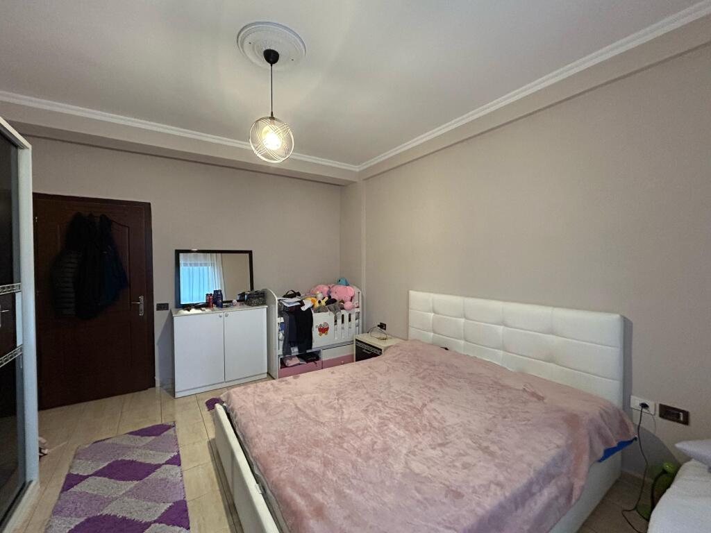 Jepet Me Qera Apartament 1+1+1 Ballkon