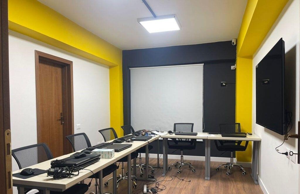 APARTAMENT ME QIRA TEK 'LIBRI UNIVERSITAR"