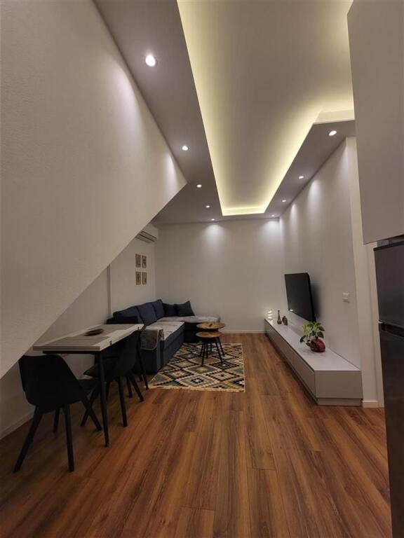 Apartament 1+1 Me Qera Tek Mozaiku Tirane