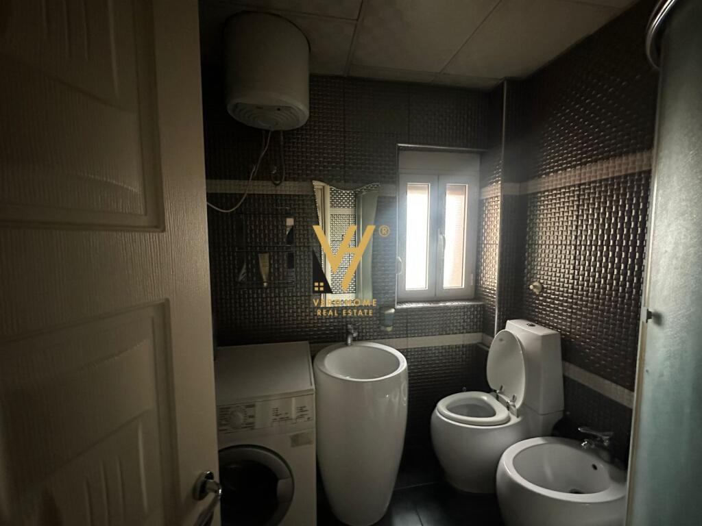 APPARTAMENTO E MONOLOCALE IN VENDITA IN VIA DURRES 172.000 EURO