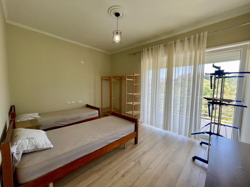 SHITET apartament 2+1 Rezidenca “Kodra e Diellit” afër Kopshtit "British"