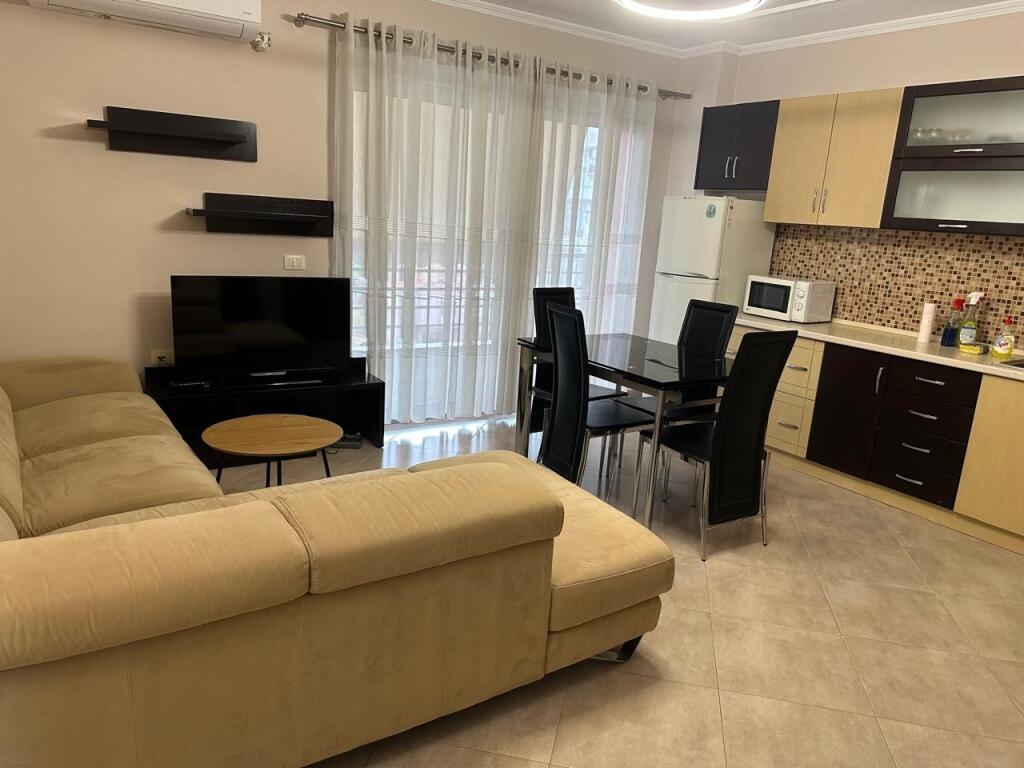Komuna e Parisit, Apartament 2+1 per Qira