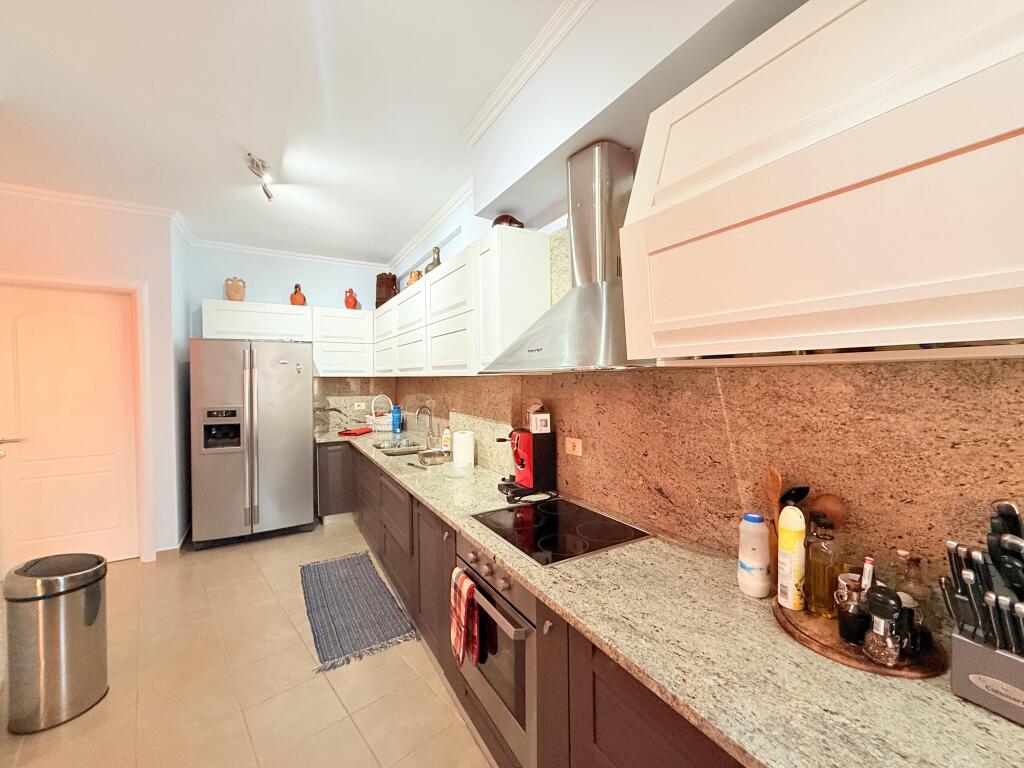 Apartament 3+1+2, Liqeni i Thate!
