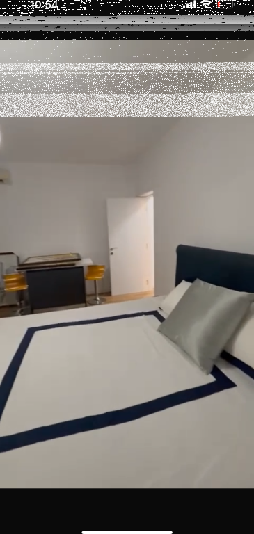 Apartment 2+1+2, Commune of Paris!