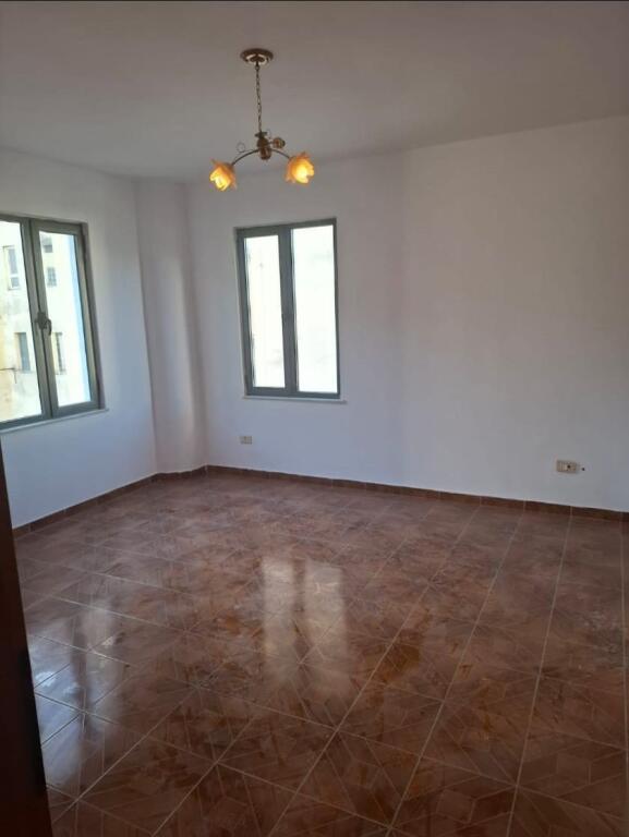 APPARTAMENTO IN VENDITA 2+1+2 AL PALAZZO CON FRECCIA