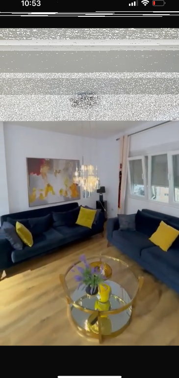 Apartment 2+1+2, Commune of Paris!