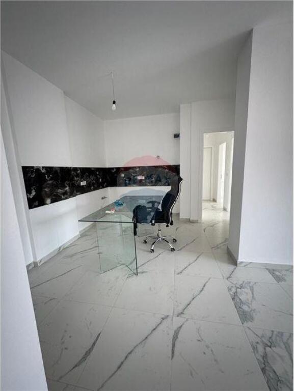 Ambient per zyra me qira Bulevardi i ri Lura !