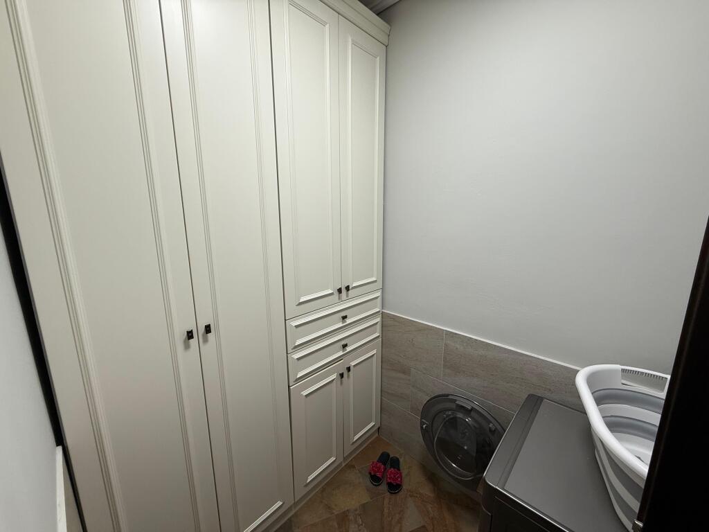 Qira apartament 3+1 me dy poste parkimi 📍Bulevardi Zogu I ‼️