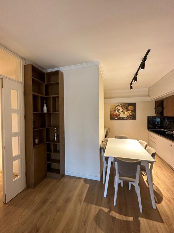Apartament 2+1 me qira ne Shkoze,Kompleksi Tom Doshi