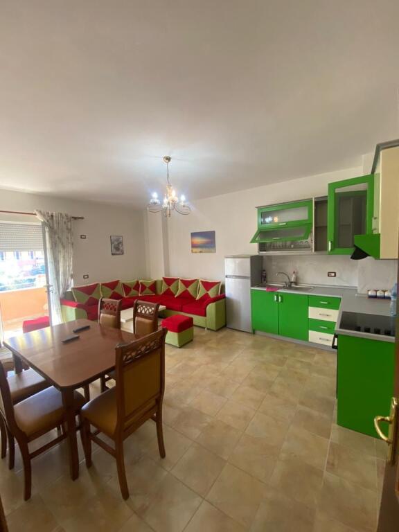 APARTAMENT 65 M2 , 1+1 , PER SHITJE PRANE MALIT TË ROBIT