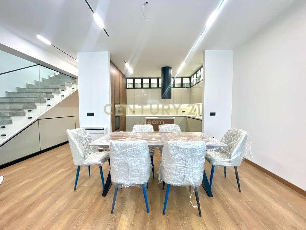 Qira – Vilë e Bashkëngjitur në Rezidencën Forest, Liqeni i Thatë