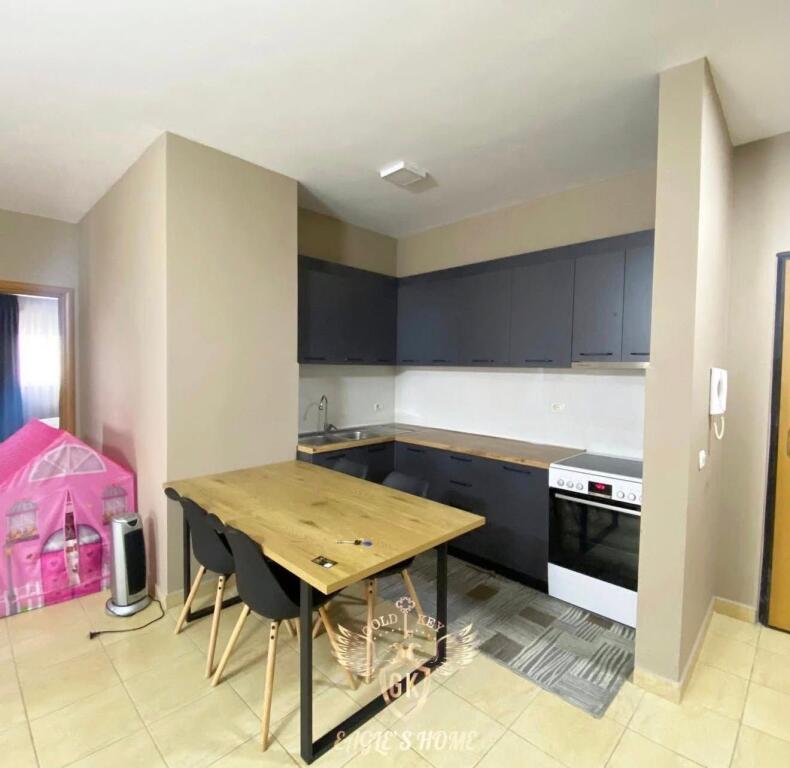 ME QIRA 2+1+2 NË ALBANIA COLLEGE DURRËS VOLLGA LAGJA 1