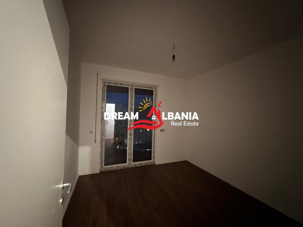 Ambient Zyre ( Ap 2+1 ) qera tek Pazari I ri ID(42611393).