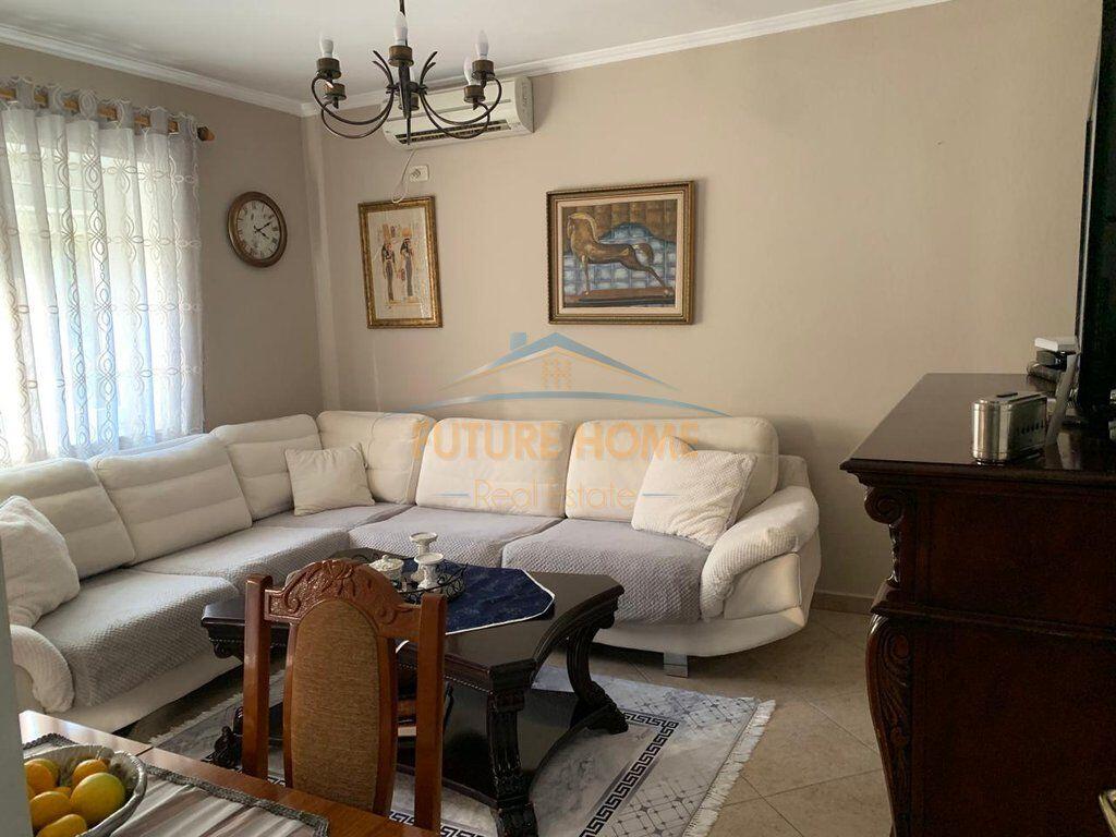 Shitet, Apartament 2+1, Kombinat