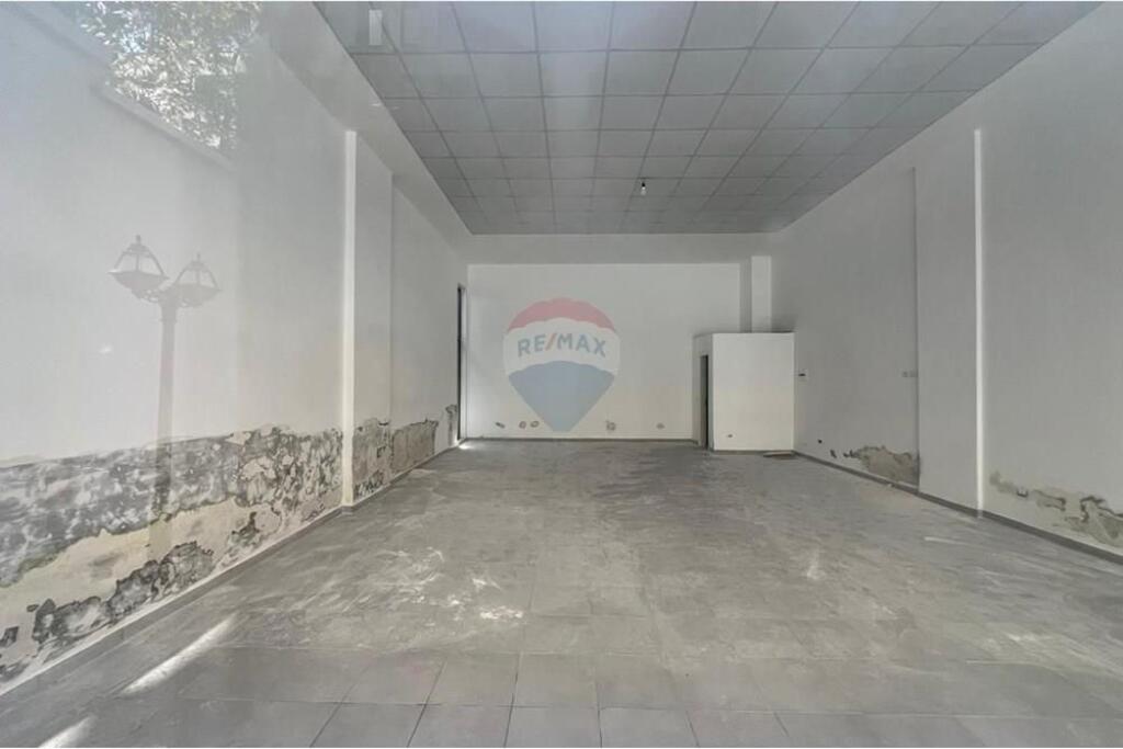 SHOP FOR RENT - AT THE FORMER PROFARMA !
