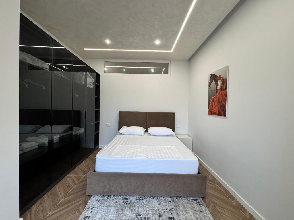 Jepet ME QERA APARTAMENT 2+1 DURRES, Vollga.