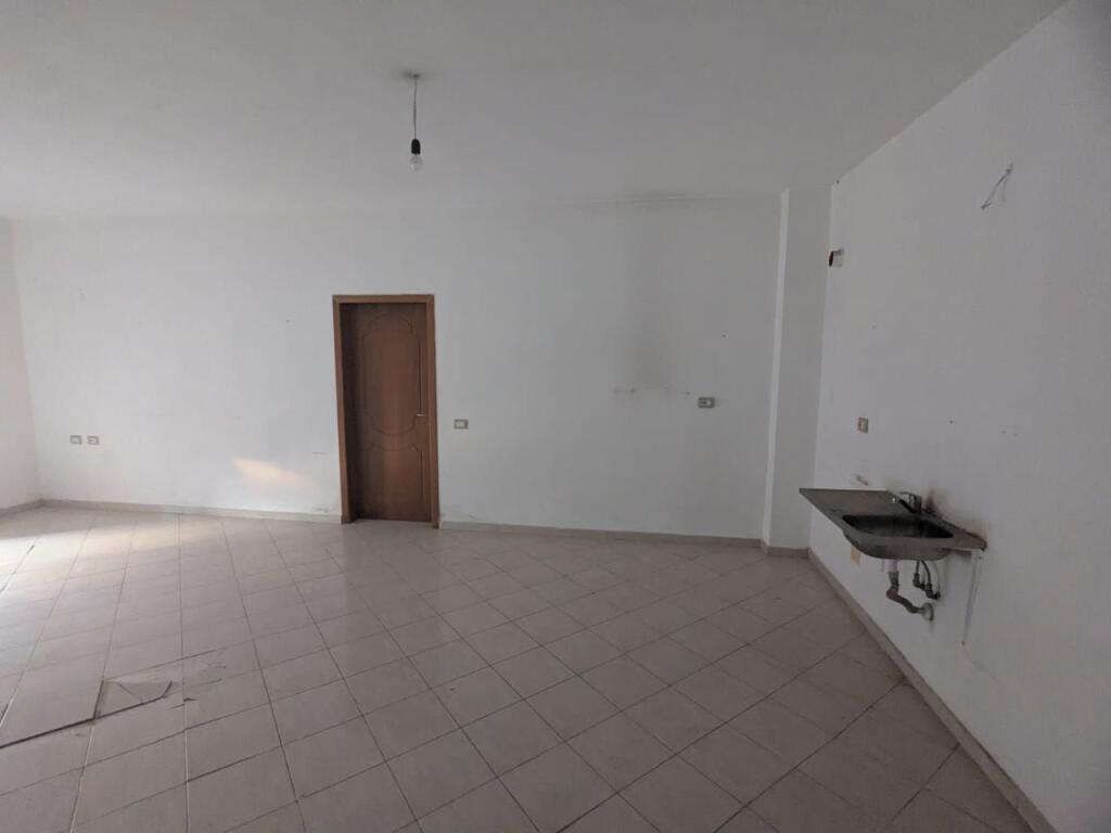 OKAZION Shitet apartament 2+1 Ne fillim te rruges transballkanike 