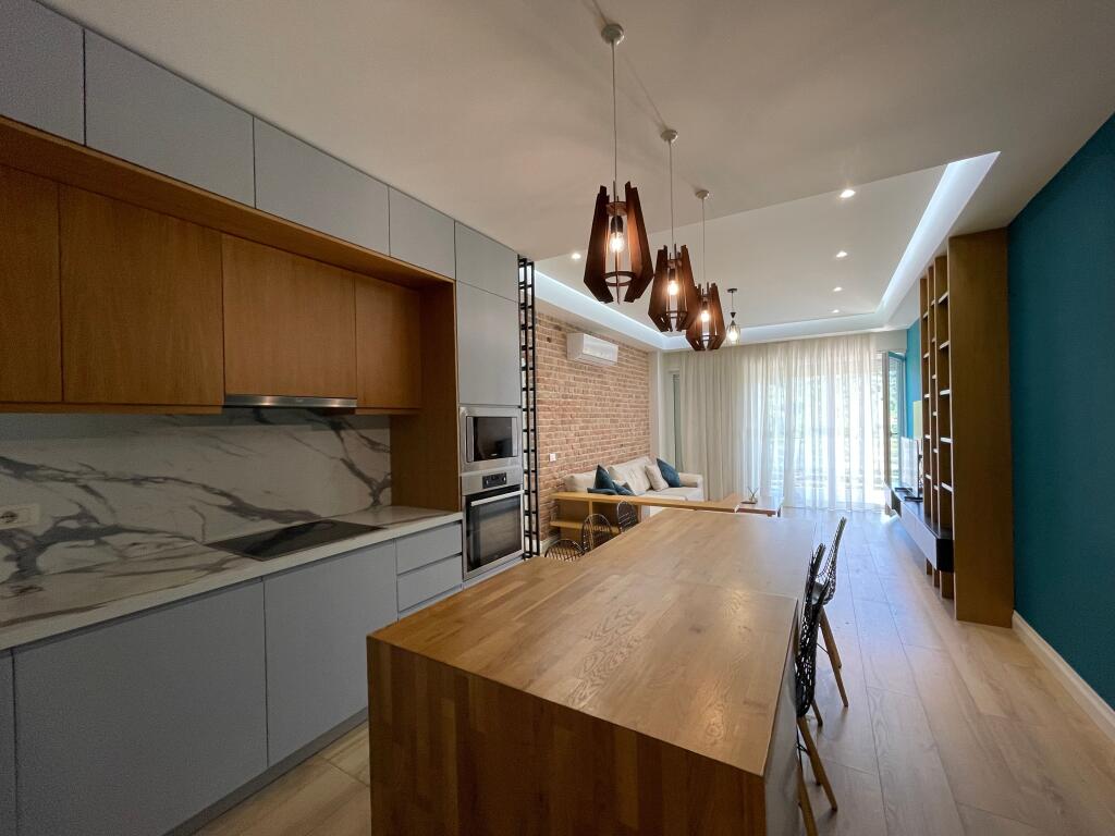 SHITET apartament 2+1 Rezidenca “Kodra e Diellit” afër Kopshtit "British"